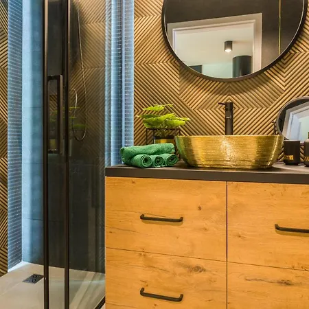 Apartament W Dobrym Stylu 2/3 *